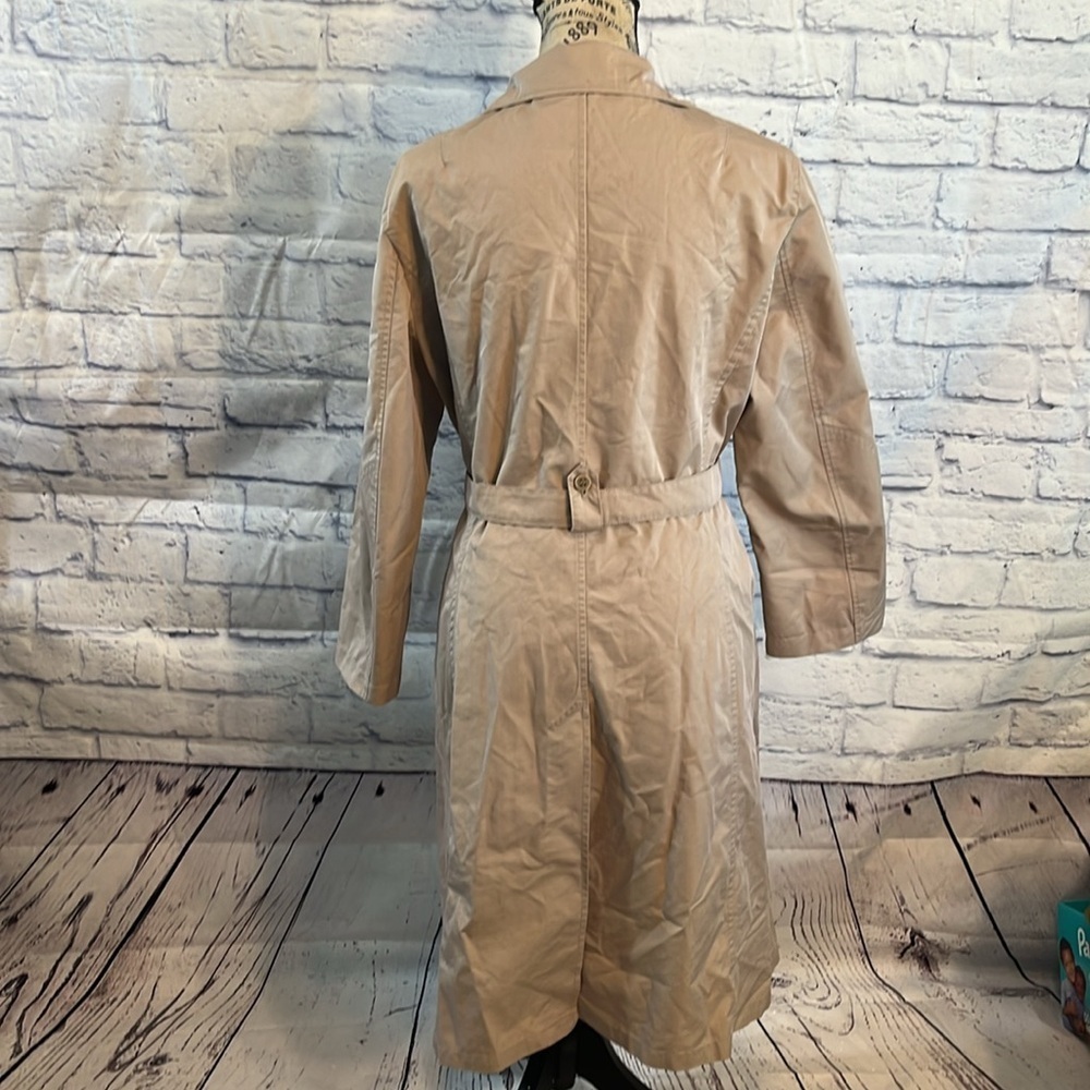 MaxMara Beige Trench Coat Size 12 Flap Pockets Tab Faux Belt Full Zipper & Snaps - Picture 6 of 13